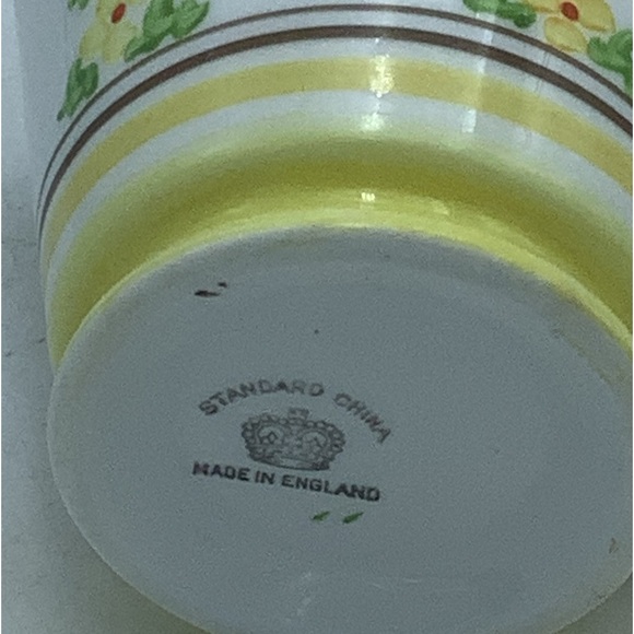 Standard China England Yellow Flowered  Creamer - Picture 7 of 7